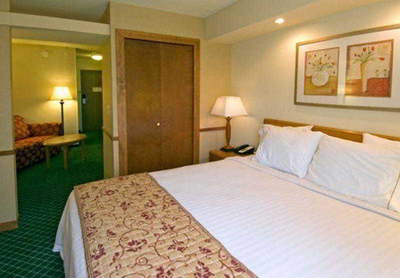 Fairfield Inn & Suites Valparaiso Δωμάτιο φωτογραφία